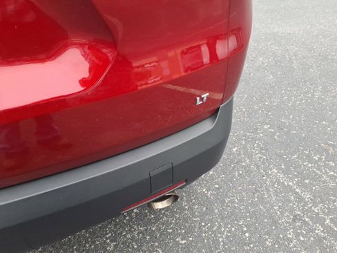 Used 2023 Chevrolet Traverse LT image 5