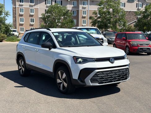 Used 2025 Volkswagen Taos S AWD/4WD image 7