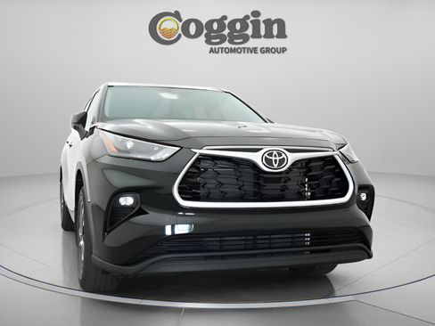 Certified 2026 Toyota Highlander XLE AWD/4WD image 30