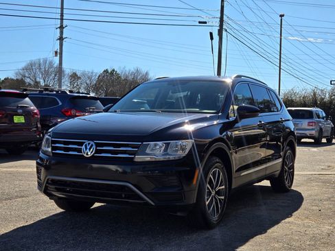 Used 2020 Volkswagen Tiguan SE image 2