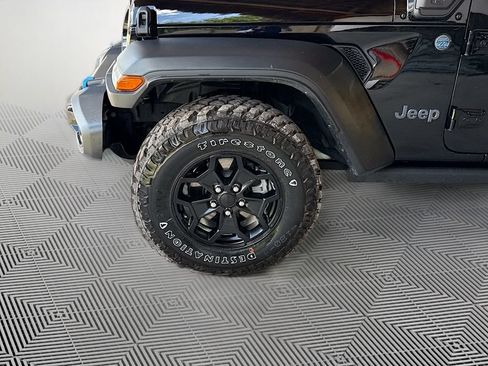 Used 2023 Jeep Wrangler Unlimited AWD/4WD image 35