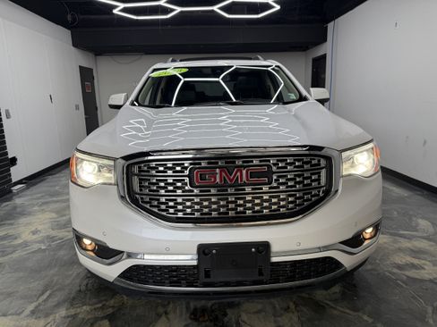 Used 2018 GMC Acadia Denali w/ Technology Package AWD/4WD image 7