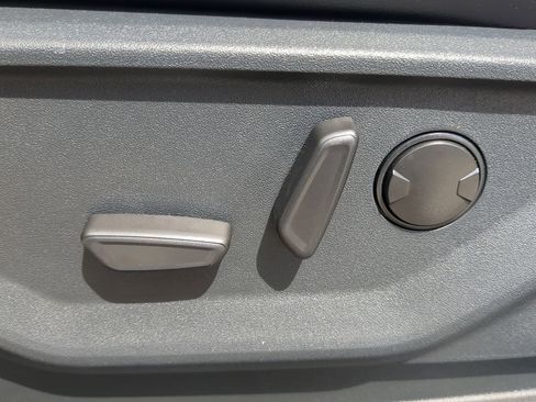 New 2026 Ford F250 Lariat w/ Black Appearance Package image 52