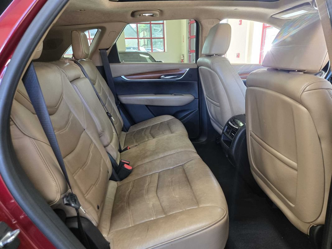 Used 2017 Cadillac XT5 Platinum w/ Driver Assist Package AWD/4WD image 30