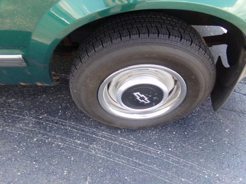 Used 1998 Chevrolet Astro w/ Convenience Group image 43