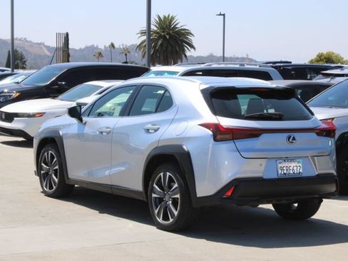 Certified 2023 Lexus UX 250h FWD w/ Accessory Package (Z2) image 4