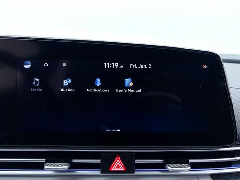 Used 2022 Hyundai Elantra Limited image 23