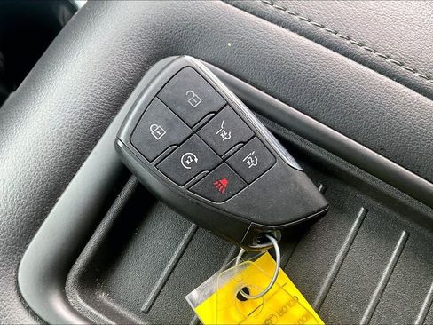 Used 2022 Chevrolet Suburban Z71 w/ Z71 Off-Road Package image 36