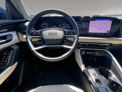 Used 2025 Audi Q5 Premium Plus w/ Premium Plus AWD/4WD image 8