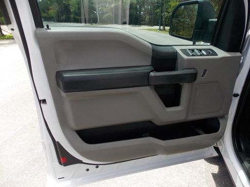 Used 2019 Ford F150 XL w/ Equipment Group 101A Mid AWD/4WD image 12
