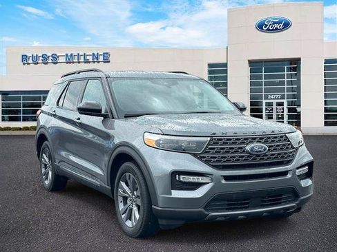 Used 2023 Ford Explorer XLT w/ Equipment Group 202A AWD/4WD image 1