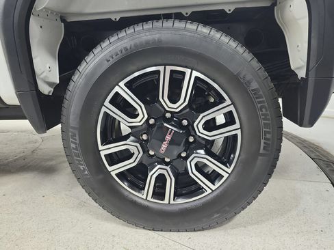 Used 2022 GMC Sierra 2500 AT4 w/ AT4 Premium Plus Package AWD/4WD image 60