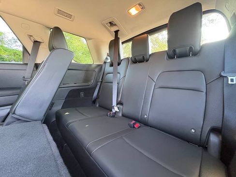 Used 2024 Nissan Pathfinder SL AWD/4WD image 24