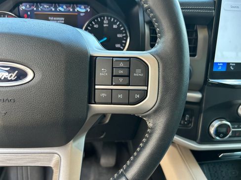 Used 2022 Ford Expedition XLT AWD/4WD image 23