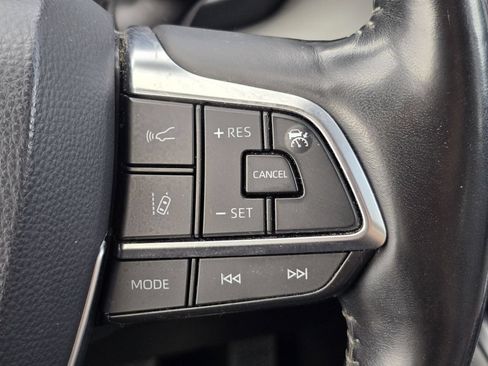 Used 2021 Toyota Highlander Platinum AWD/4WD image 16