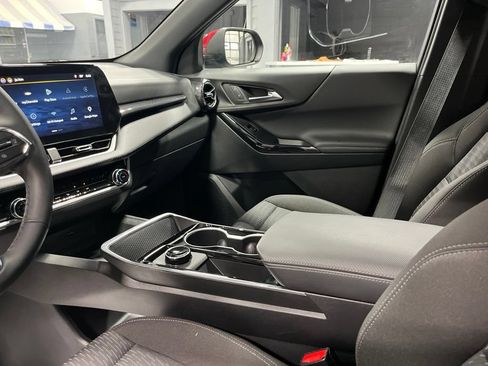 Used 2026 Chevrolet Equinox LT w/ Safety and Technology Package AWD/4WD image 15