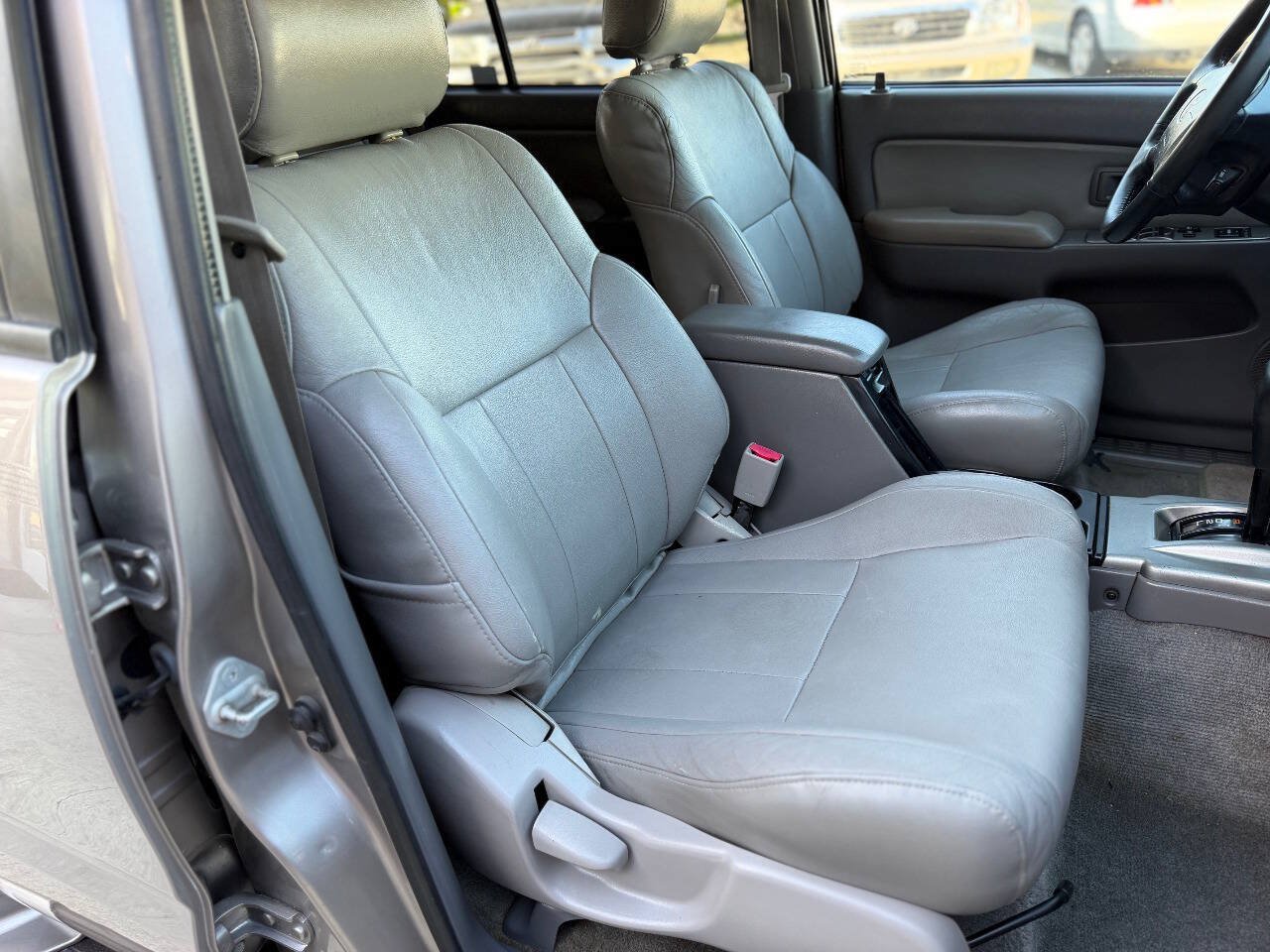 Used 2002 Toyota 4Runner SR5 w/ Sport Edition RWD image 17
