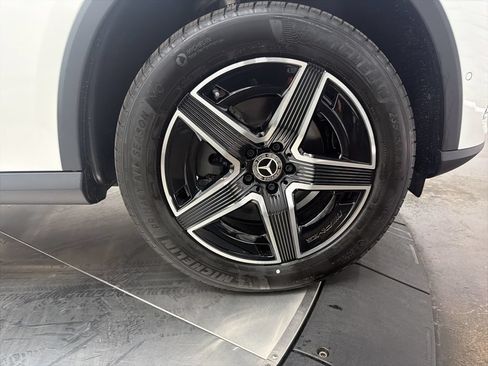Used 2026 Mercedes-Benz GLC 300 image 9