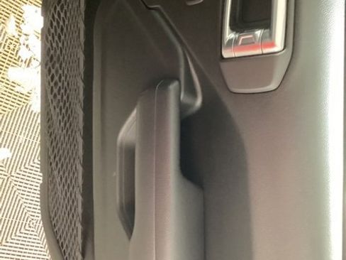 Used 2022 Jeep Wrangler Sport S image 16