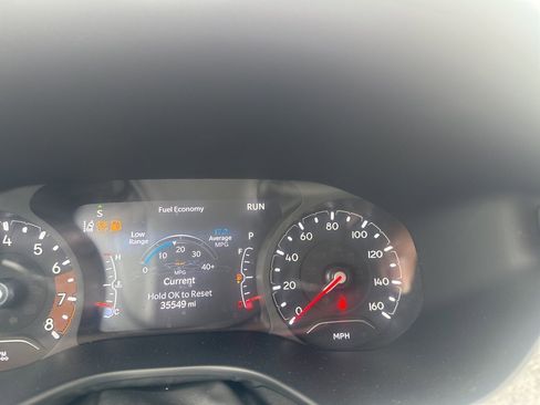 Used 2023 Jeep Compass Latitude image 34