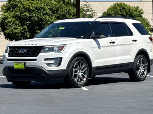 Used 2016 Ford Explorer Sport w/ Equipment Group 401A AWD/4WD image 16