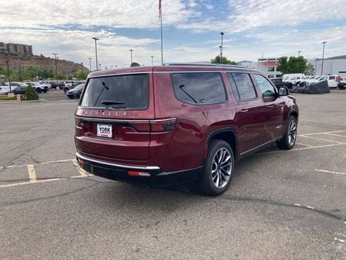 New 2025 Jeep Wagoneer L Series III w/ Premium Group I image 6