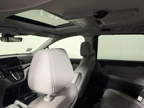 Used 2024 Honda Odyssey Touring image 36