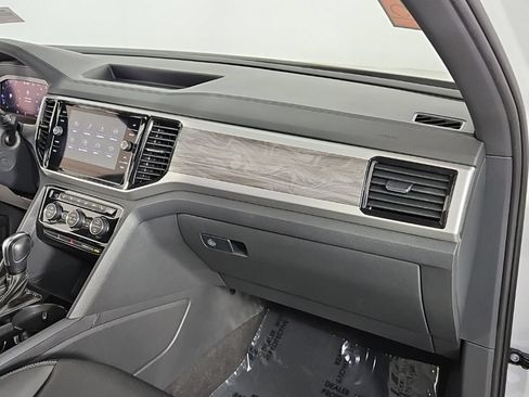 Used 2023 Volkswagen Atlas Cross Sport SE w/ Panoramic Sunroof Package AWD/4WD image 14