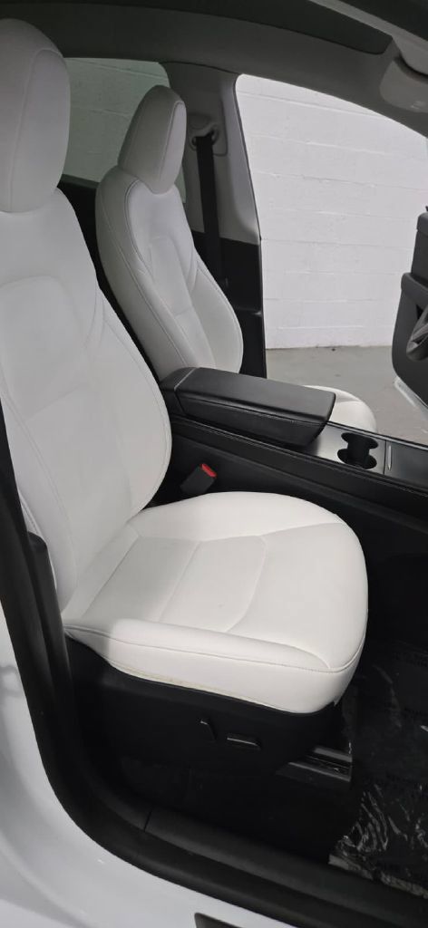 Used 2024 Tesla Model Y Long Range AWD/4WD image 8