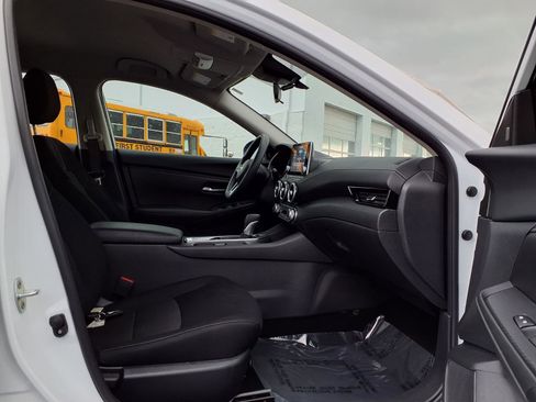 Used 2025 Nissan Sentra SV FWD image 21