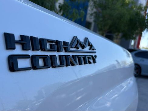 Used 2024 Chevrolet Silverado 2500 High Country w/ LPO, Dark Essentials Package AWD/4WD image 4