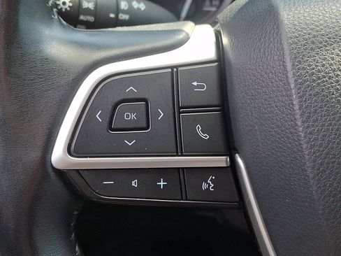 Used 2022 Toyota Highlander XSE FWD image 23