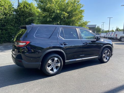 Used 2023 Honda Pilot EX-L image 7
