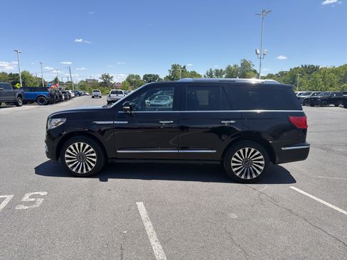 Used 2019 Lincoln Navigator Reserve AWD/4WD image 7