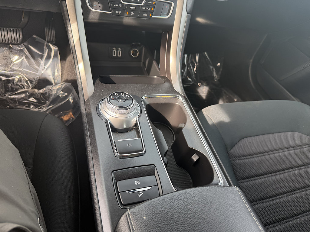 Used 2019 Ford Fusion SE FWD image 16