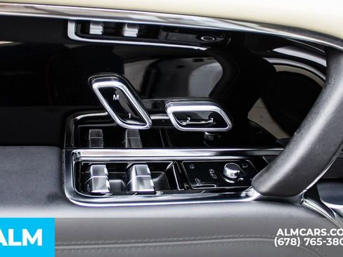 Used 2024 Land Rover Range Rover Long Wheelbase Autobiography image 38