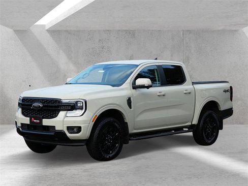 Certified 2025 Ford Ranger Lariat w/ Black Appearance Package image 6
