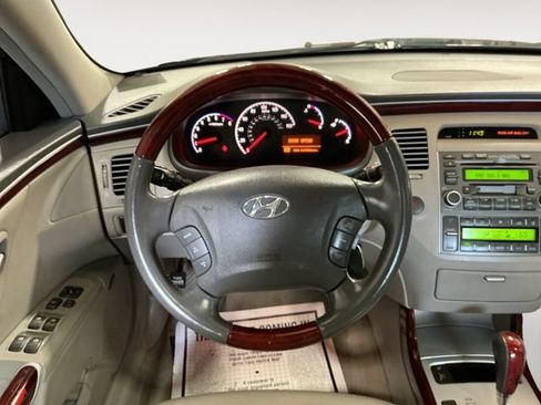 Used 2006 Hyundai Azera Limited FWD image 13