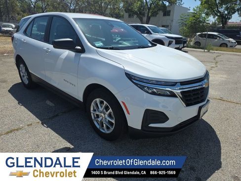 Certified 2022 Chevrolet Equinox LS FWD image 9