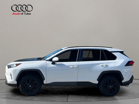 Used 2020 Toyota RAV4 XLE w/ Convenience Package AWD/4WD image 4