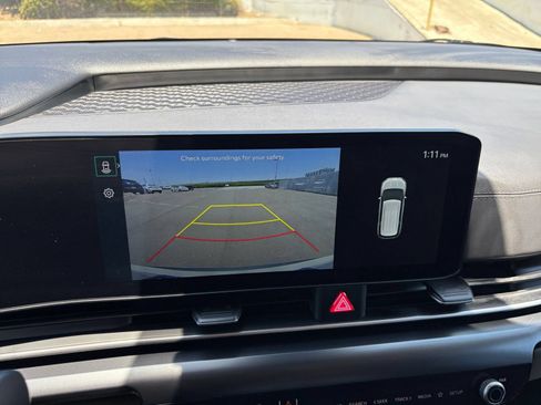 Used 2026 Kia Carnival FWD image 25