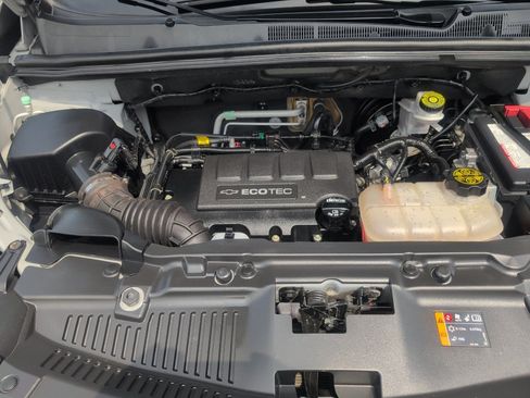 Used 2019 Chevrolet Trax LT w/ LT Convenience Package FWD image 24