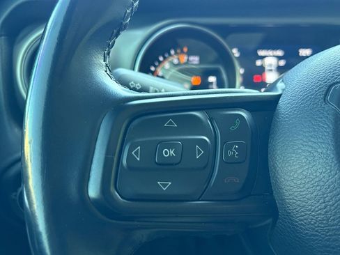 Used 2021 Jeep Gladiator Sport image 10