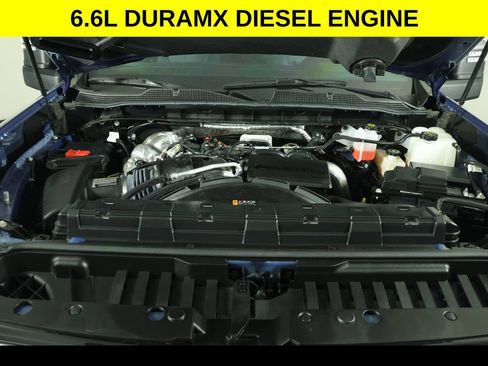 Used 2025 Chevrolet Silverado 3500 High Country w/ Technology Package AWD/4WD image 6