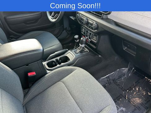 Used 2024 Jeep Wrangler Unlimited AWD/4WD image 17