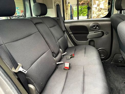 Used 2009 Nissan Cube 1.8 w/ Interior Designer Pkg FWD image 11