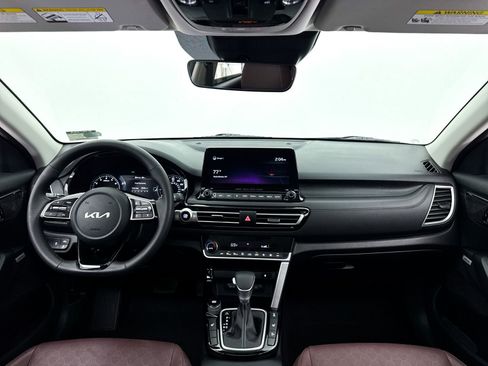 Certified 2022 Kia Seltos SX w/ Sunroof Package image 21