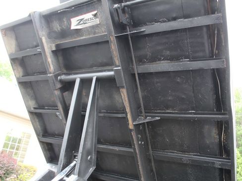 Used 2016 Ford F550 4x4 Regular Cab Super Duty image 38