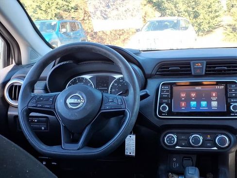 Used 2023 Nissan Versa S w/ Trunk Package image 4