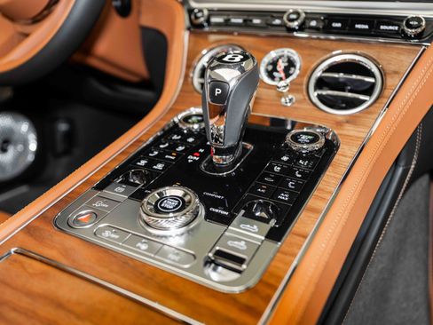 New 2024 Bentley Continental GT V8 AWD/4WD image 35